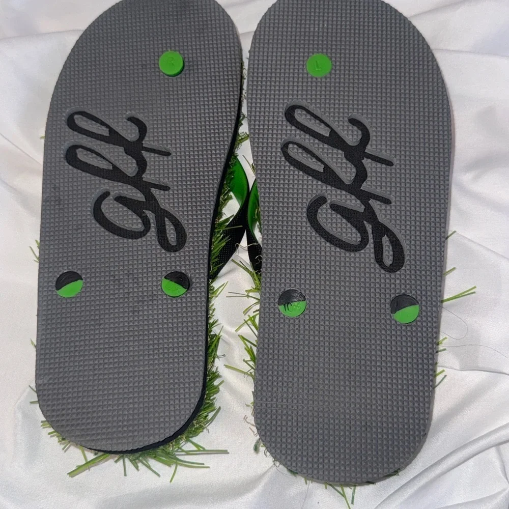 Green Grass-Style Flip Flop Sandals - Men's Casual Beach Slides